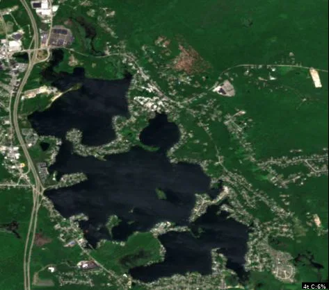 Webster Lake (Lake Chaubunagungamaug)